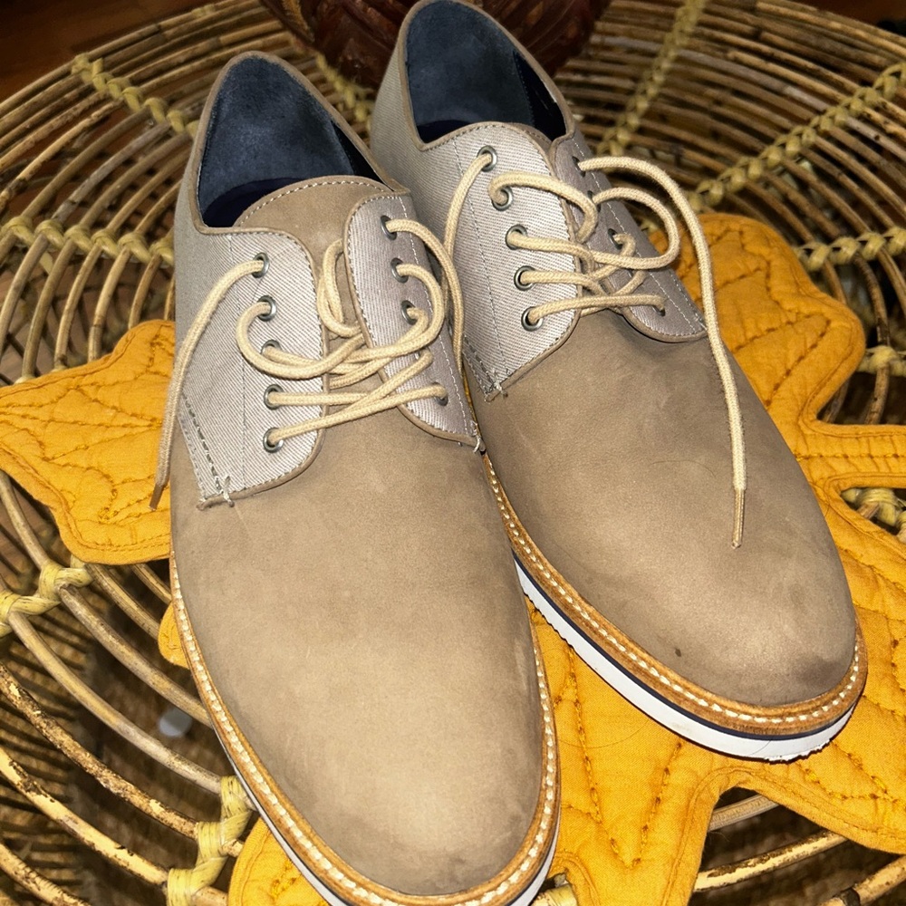 14th & Union Two-Tone Oxford Shoes